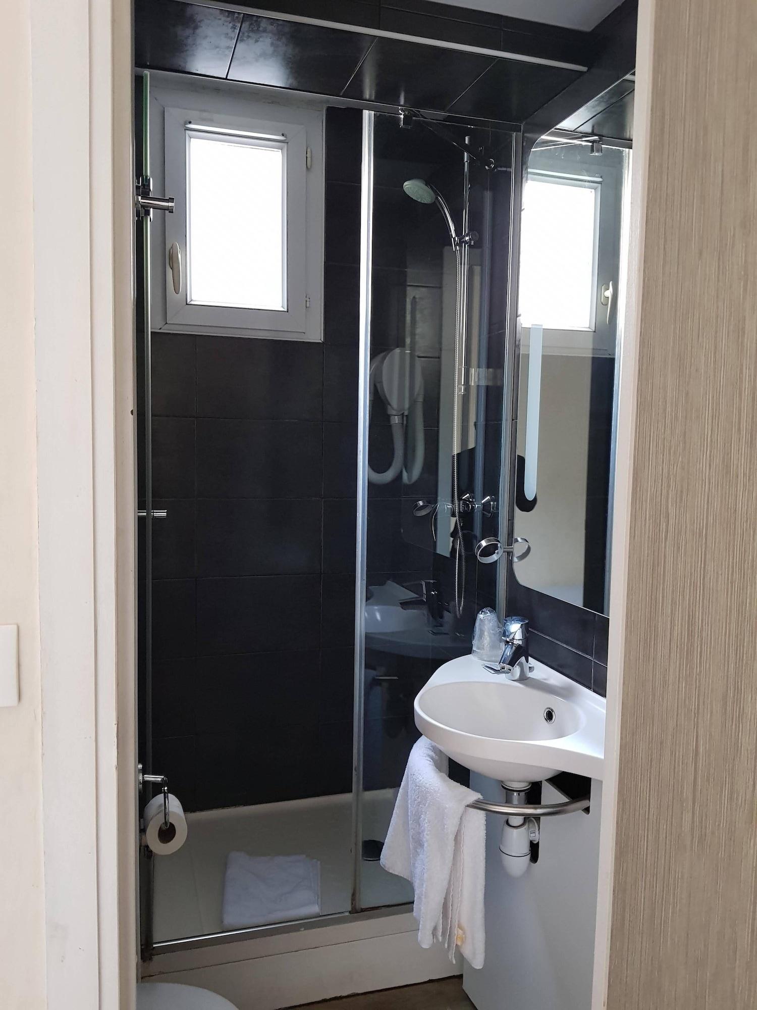 לוולואה פרה Hotel D'Anjou מראה חיצוני תמונה
