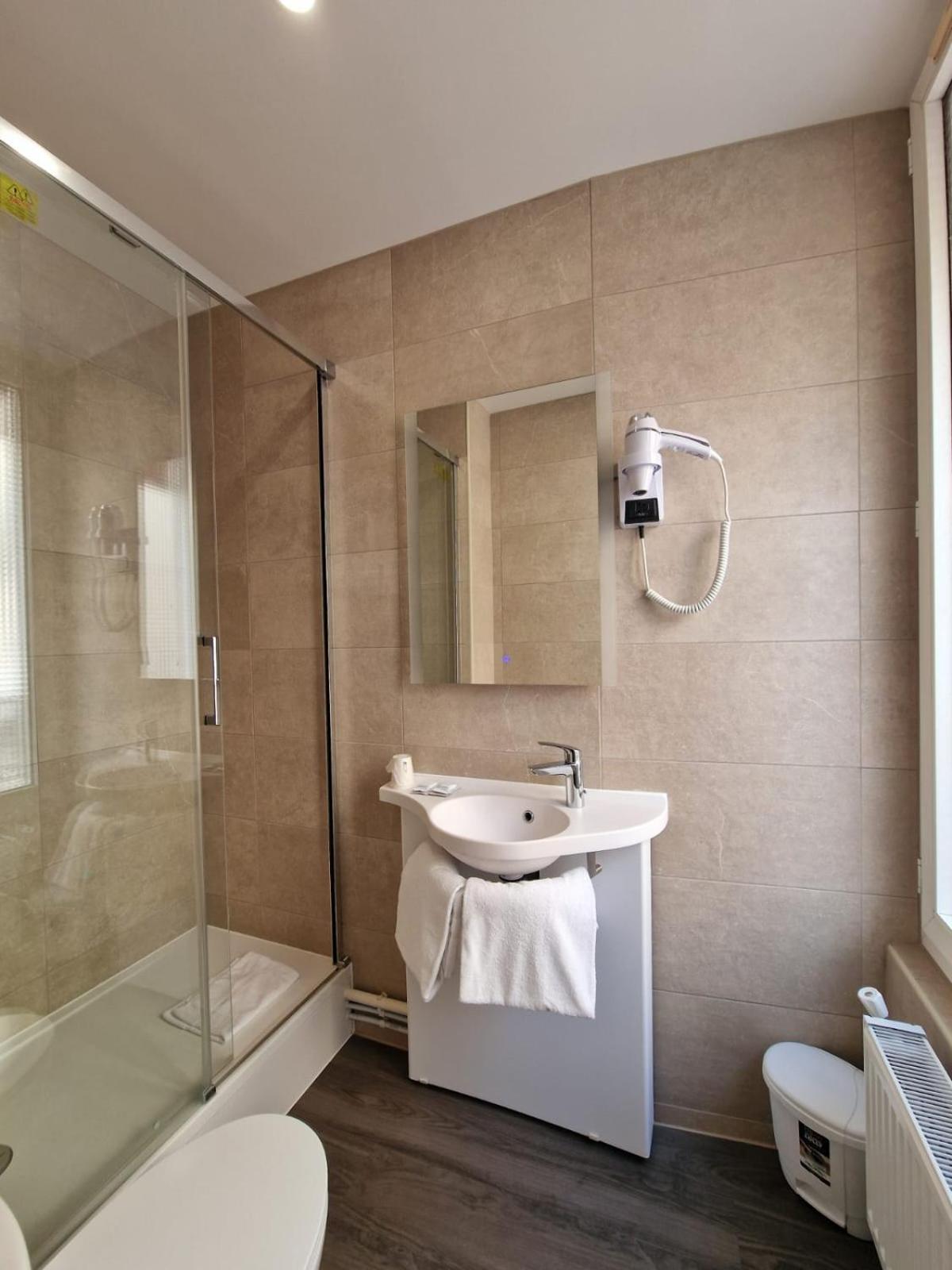 לוולואה פרה Hotel D'Anjou מראה חיצוני תמונה